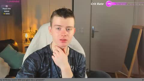 Snapshot of happydeimos chatting on 11/24/25, 09:36 happydeimos online show from 11/24/25, 09:36