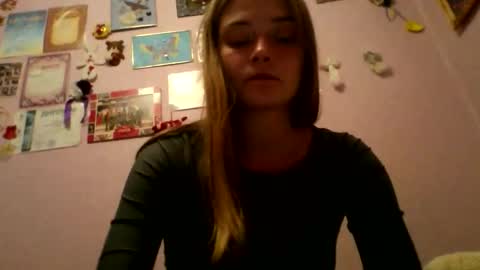 happyemily  online show from 10/30/25, 08:31