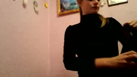 happyemily  online show from 11/09/25, 07:12