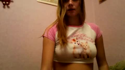 happyemily  online show from 11/25/25, 09:59