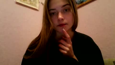 Snapshot of happyemily18 chatting on 02/17/26, 10:16 happyemily online show from 02/17/26, 10:16