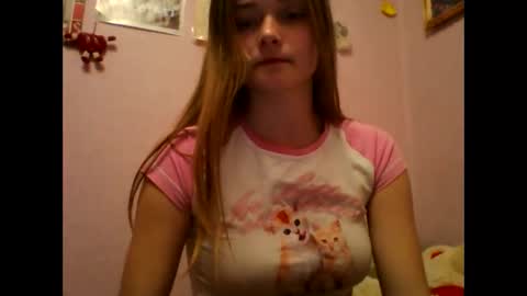 Snapshot of happyemily18 chatting on 03/12/26, 09:21 happyemily online show from 03/12/26, 09:21