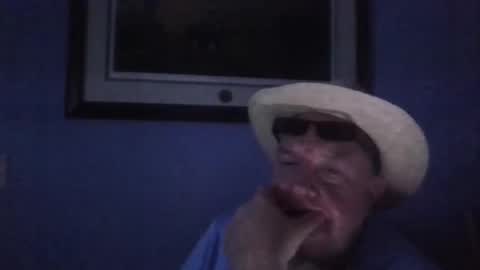 Snapshot of happyguy420fn chatting on 02/14/26, 10:12 happyguy420fn online show from 02/14/26, 10:12