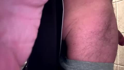 Snapshot of happyhogan1 chatting on 02/01/26, 02:32 Jhonassmann12 online show from 02/01/26, 02:32