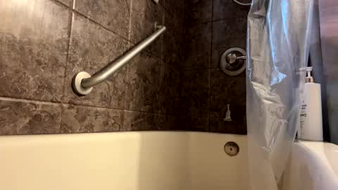 Snapshot of happyhogan1 chatting on 02/01/26, 04:49 Jhonassmann12 online show from 02/01/26, 04:49