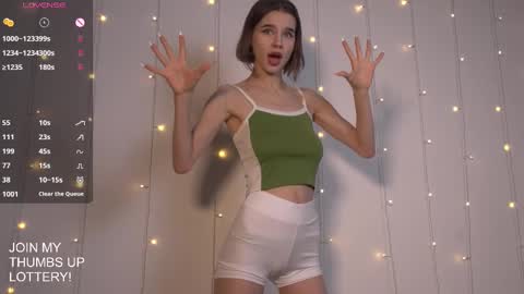 Snapshot of happynewdear chatting on 03/06/25, 01:58 Evy online show from 03/06/25, 01:58