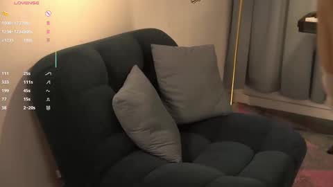 Snapshot of happynewdear chatting on 09/22/25, 02:30 Evy online show from 09/22/25, 02:30