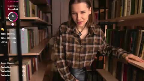 Snapshot of happynewdear chatting on 12/04/25, 01:48 Evy online show from 12/04/25, 01:48