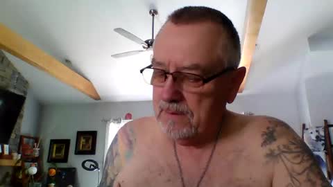 Snapshot of happynudist7373 chatting on 07/13/26, 12:52 happynudist7373 online show from 07/13/26, 12:52