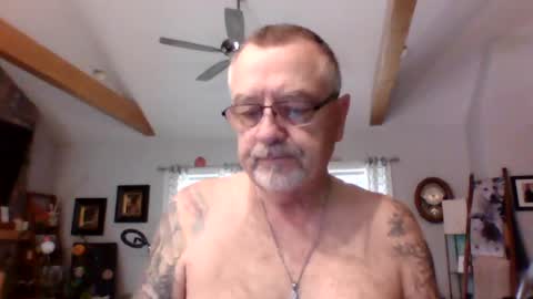 Snapshot of happynudist7373 chatting on 07/15/26, 02:22 happynudist7373 online show from 07/15/26, 02:22