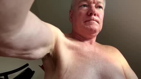 Snapshot of happysierra chatting on 03/11/25, 10:29 Harry online show from 03/11/25, 10:29