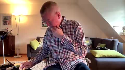 Snapshot of happysierra chatting on 02/09/26, 07:12 Harry online show from 02/09/26, 07:12