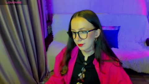 Snapshot of happystephanie chatting on 12/19/25, 07:10 Stephanie online show from 12/19/25, 07:10