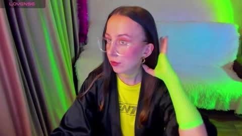 Snapshot of happystephanie chatting on 01/08/26, 05:26 Stephanie online show from 01/08/26, 05:26