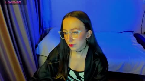 Snapshot of happystephanie chatting on 03/06/26, 06:37 Stephanie online show from 03/06/26, 06:37