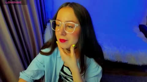 Snapshot of happystephanie chatting on 03/08/26, 07:28 Stephanie online show from 03/08/26, 07:28