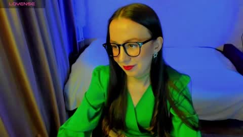 Stephanie online show from 04/18/26, 07:51