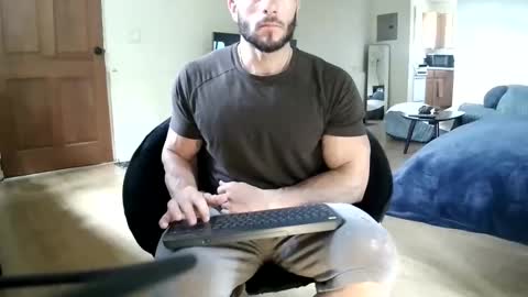 Snapshot of happytoesgonzonose chatting on 03/29/26, 02:44 Leila online show from 03/29/26, 02:44