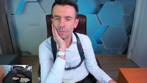 Snapshot of hard_and_juici chatting on 04/23/26, 11:31 Steve online show from 04/23/26, 11:31