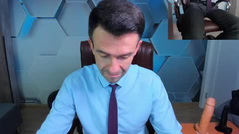Snapshot of hard_and_juici chatting on 05/08/26, 08:19 Steve online show from 05/08/26, 08:19