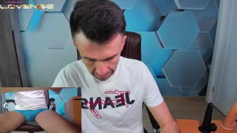 Snapshot of hard_and_juici chatting on 05/18/26, 12:22 Steve online show from 05/18/26, 12:22