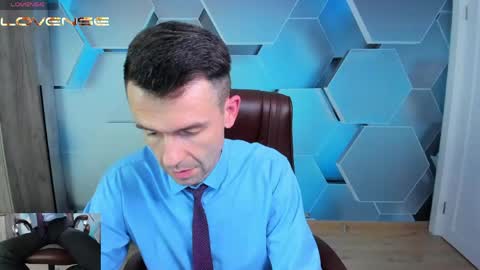 Snapshot of hard_and_juici chatting on 05/20/26, 12:11 Steve online show from 05/20/26, 12:11