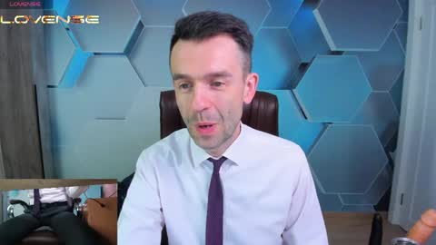 Snapshot of hard_and_juici chatting on 05/22/26, 03:35 Steve online show from 05/22/26, 03:35
