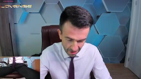 Snapshot of hard_and_juici chatting on 05/26/26, 10:11 Steve online show from 05/26/26, 10:11
