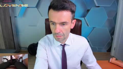 Snapshot of hard_and_juici chatting on 05/28/26, 11:18 Steve online show from 05/28/26, 11:18