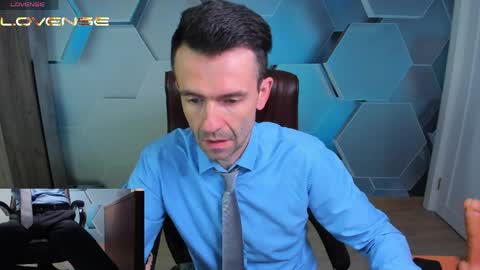 Snapshot of hard_and_juici chatting on 05/31/26, 10:33 Steve online show from 05/31/26, 10:33