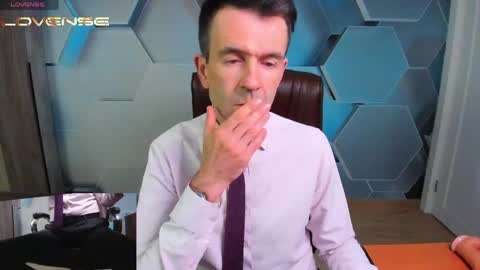 Snapshot of hard_and_juici chatting on 06/01/26, 03:30 Steve online show from 06/01/26, 03:30