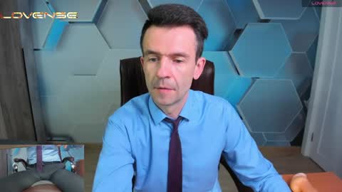 Snapshot of hard_and_juici chatting on 06/05/26, 03:46 Steve online show from 06/05/26, 03:46