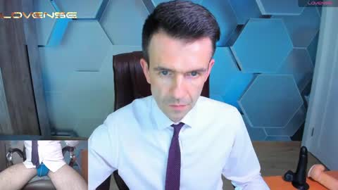 Snapshot of hard_and_juici chatting on 06/07/26, 04:22 Steve online show from 06/07/26, 04:22