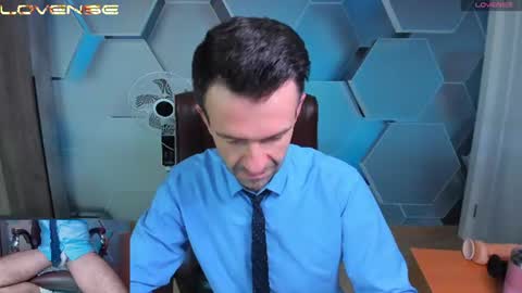 Snapshot of hard_and_juici chatting on 06/13/26, 03:26 Steve online show from 06/13/26, 03:26