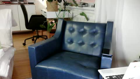 Chris online show from 10/12/25, 10:42