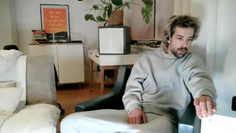 Chris online show from 10/19/25, 05:13