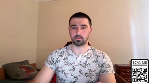 Snapshot of hard_to_obey chatting on 04/05/26, 12:46 Vadim online show from 04/05/26, 12:46