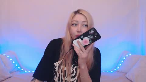 Emily online show from 09/16/25, 10:55