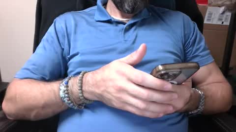 Snapshot of hardcoremike35 chatting on 10/31/25, 01:23 HcoreMike online show from 10/31/25, 01:23