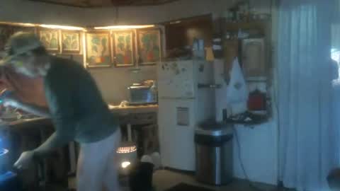 Snapshot of hardinhand44 chatting on 12/05/24, 06:55 john nobles online show from 12/05/24, 06:55