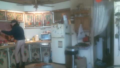 Snapshot of hardinhand44 chatting on 01/09/25, 11:45 john nobles online show from 01/09/25, 11:45