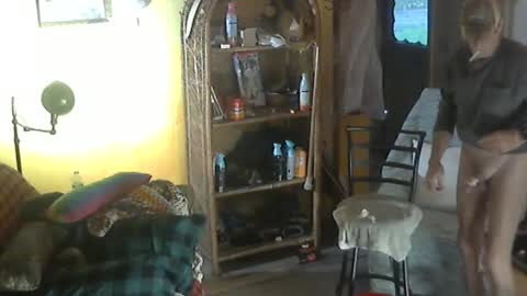 Snapshot of hardinhand44 chatting on 10/31/25, 09:27 john nobles online show from 10/31/25, 09:27