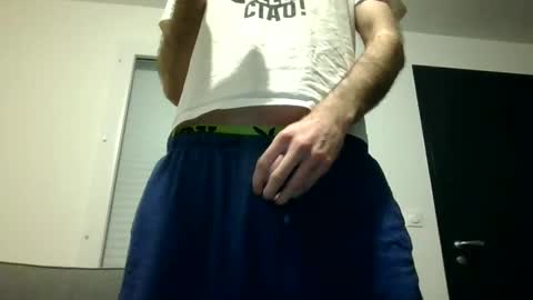 Snapshot of hardmika chatting on 03/12/25, 11:54 Mika online show from 03/12/25, 11:54