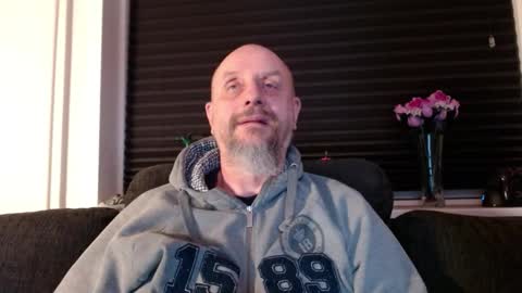 Snapshot of hardmrlazy chatting on 01/16/26, 05:39 MrLazy online show from 01/16/26, 05:39