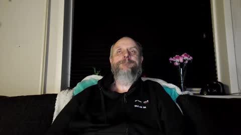 Snapshot of hardmrlazy chatting on 03/27/26, 06:40 MrLazy online show from 03/27/26, 06:40