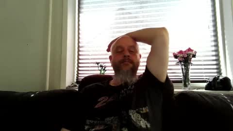Snapshot of hardmrlazy chatting on 04/27/26, 11:30 MrLazy online show from 04/27/26, 11:30
