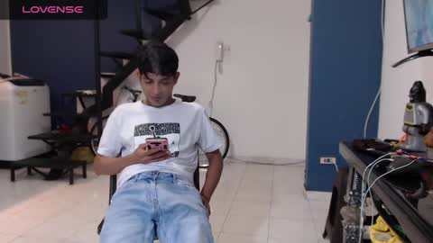 Andres Dean online show from 02/25/25, 01:09