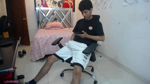 Snapshot of hardsexlove08 chatting on 04/28/26, 10:59 Andres Dean online show from 04/28/26, 10:59