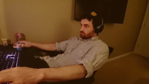 Snapshot of hardswtch chatting on 12/17/24, 12:23 Tom online show from 12/17/24, 12:23