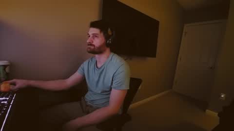 Snapshot of hardswtch chatting on 12/23/24, 10:12 Tom online show from 12/23/24, 10:12